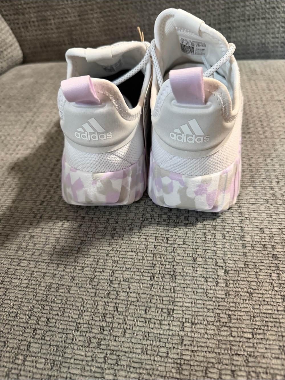 Adidas Kids White and Light Purple Sneakers Size 4 - Picture 3 of 7